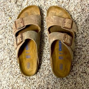 Birkenstocks size 8 narrow women’s Arizona soft footbed oiled tobacco